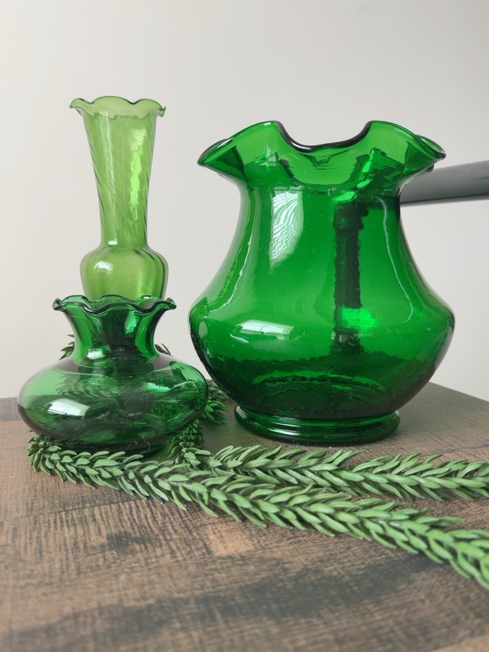 Vintage Green Art Glass Vase Collection – 3 Ruffled Vases – Emerald Green